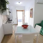 Luisa A 4 Posti *